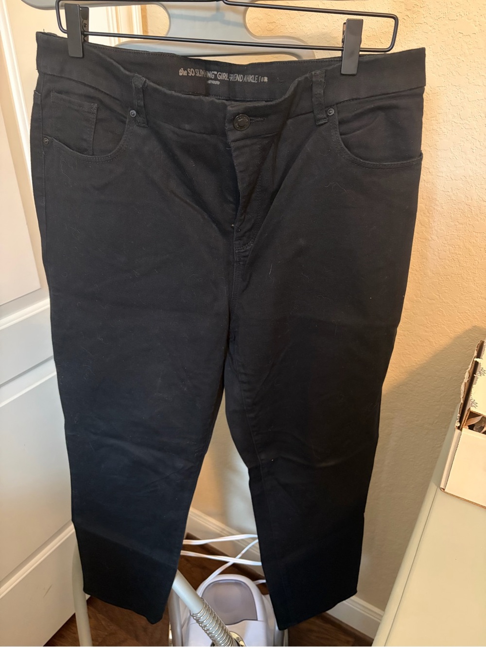 Chico's Black Ankle Slim Stretch Jeans